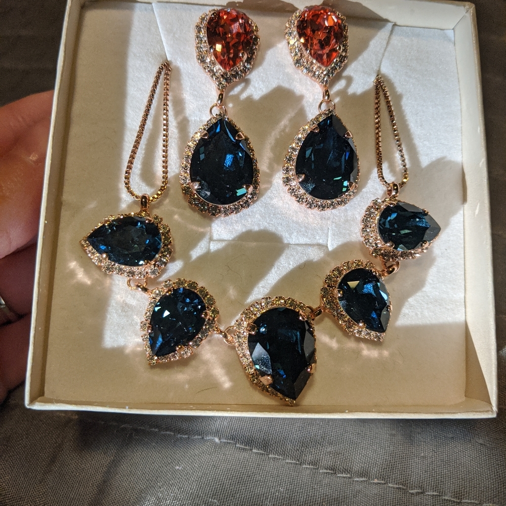 Eldor Tina necklace and earrings